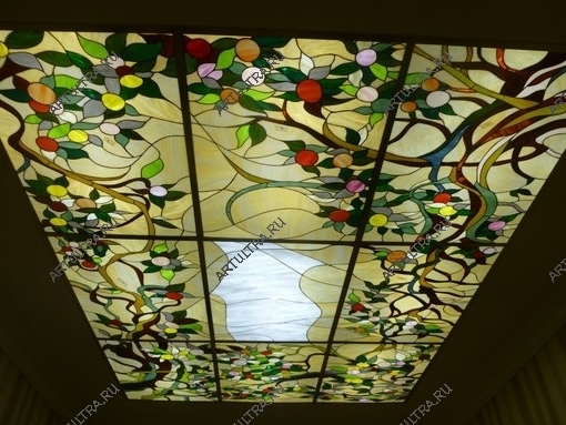 Витраж потолочный в заливной технике